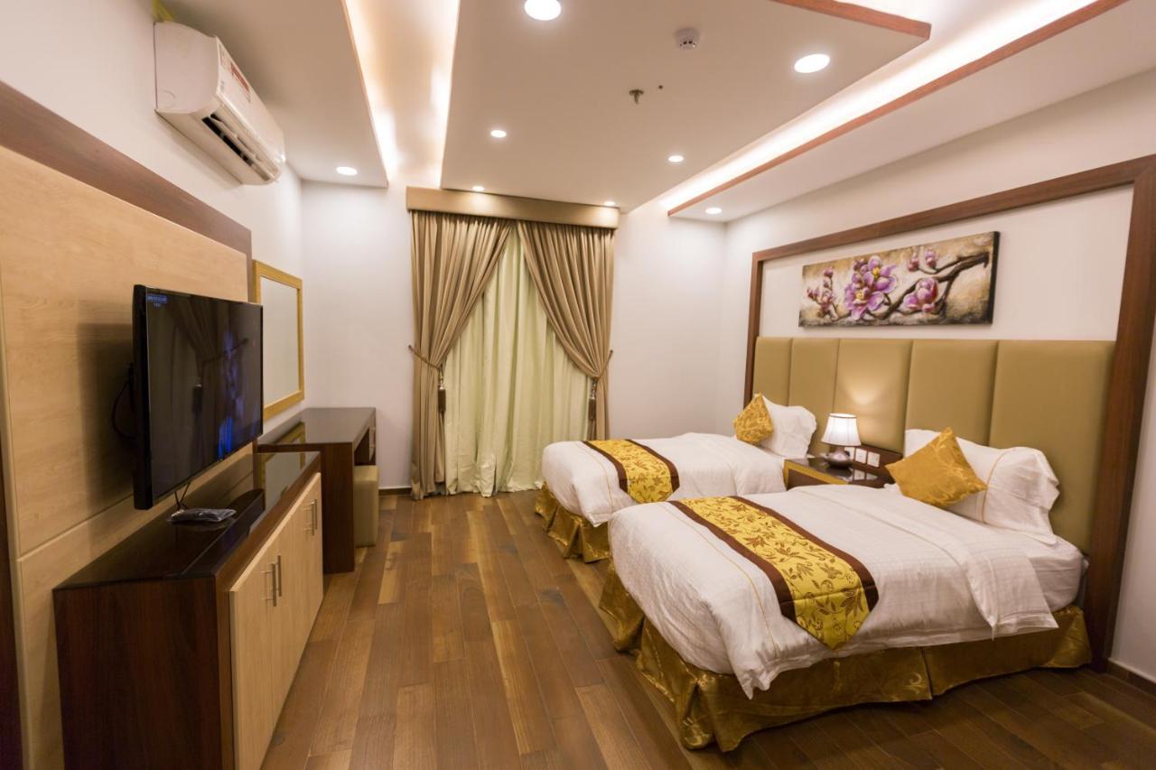 Luxury Hotel Apartments Tabuk Esterno foto