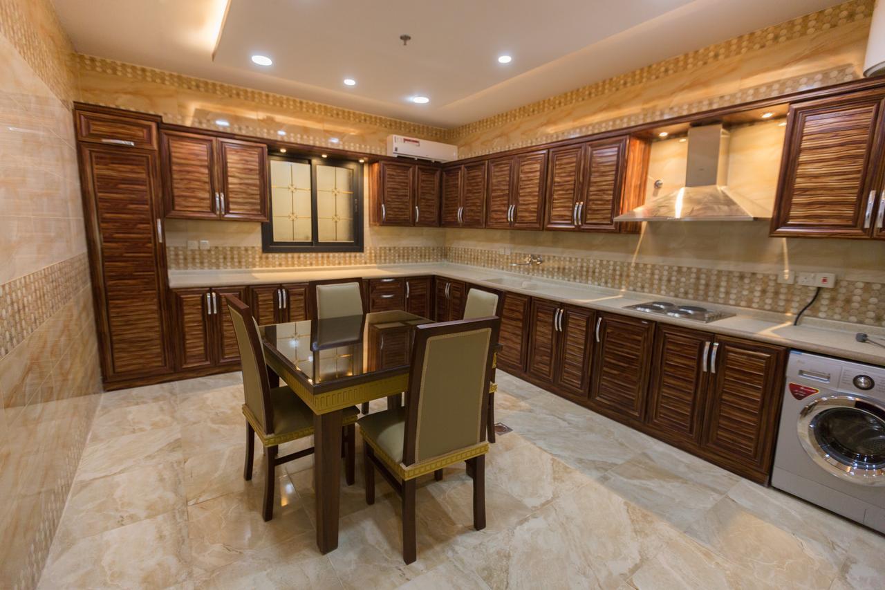 Luxury Hotel Apartments Tabuk Esterno foto