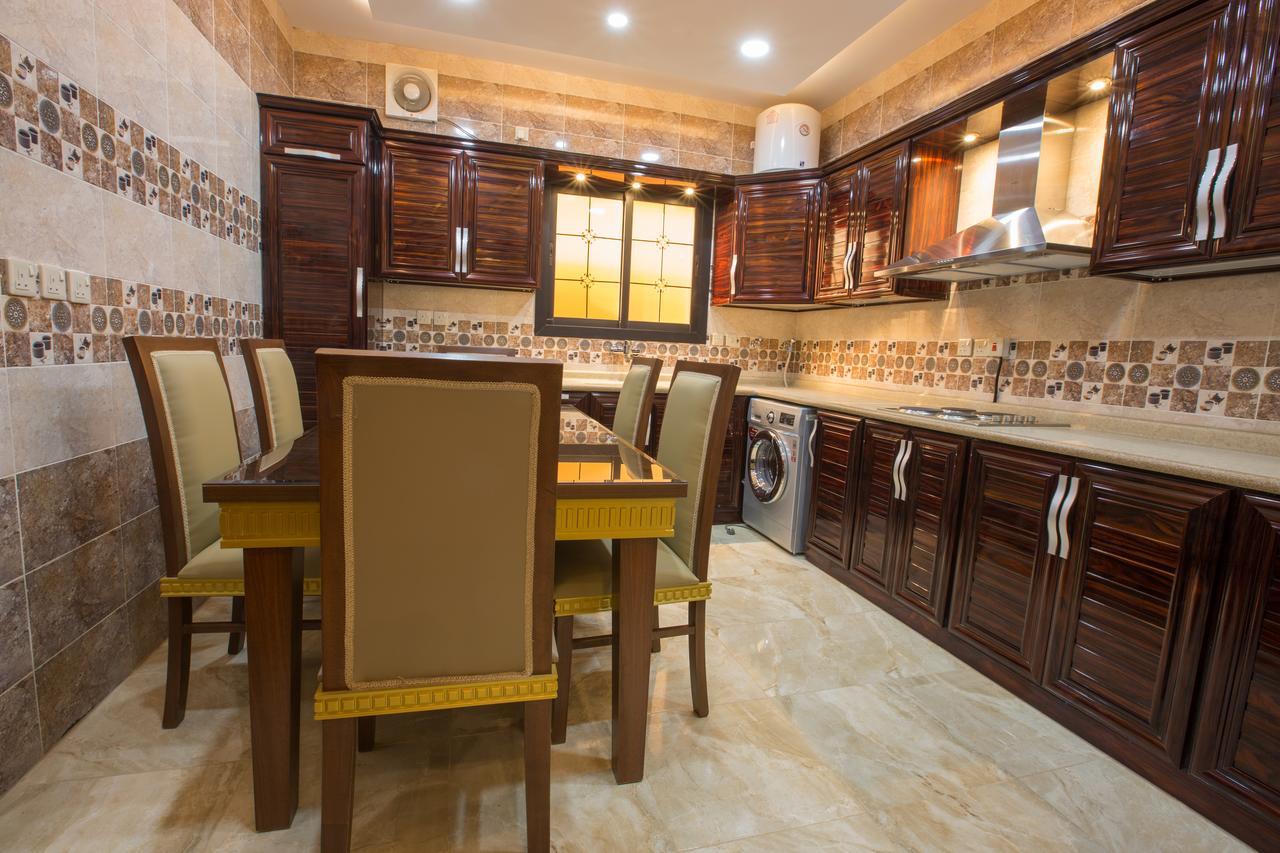 Luxury Hotel Apartments Tabuk Esterno foto