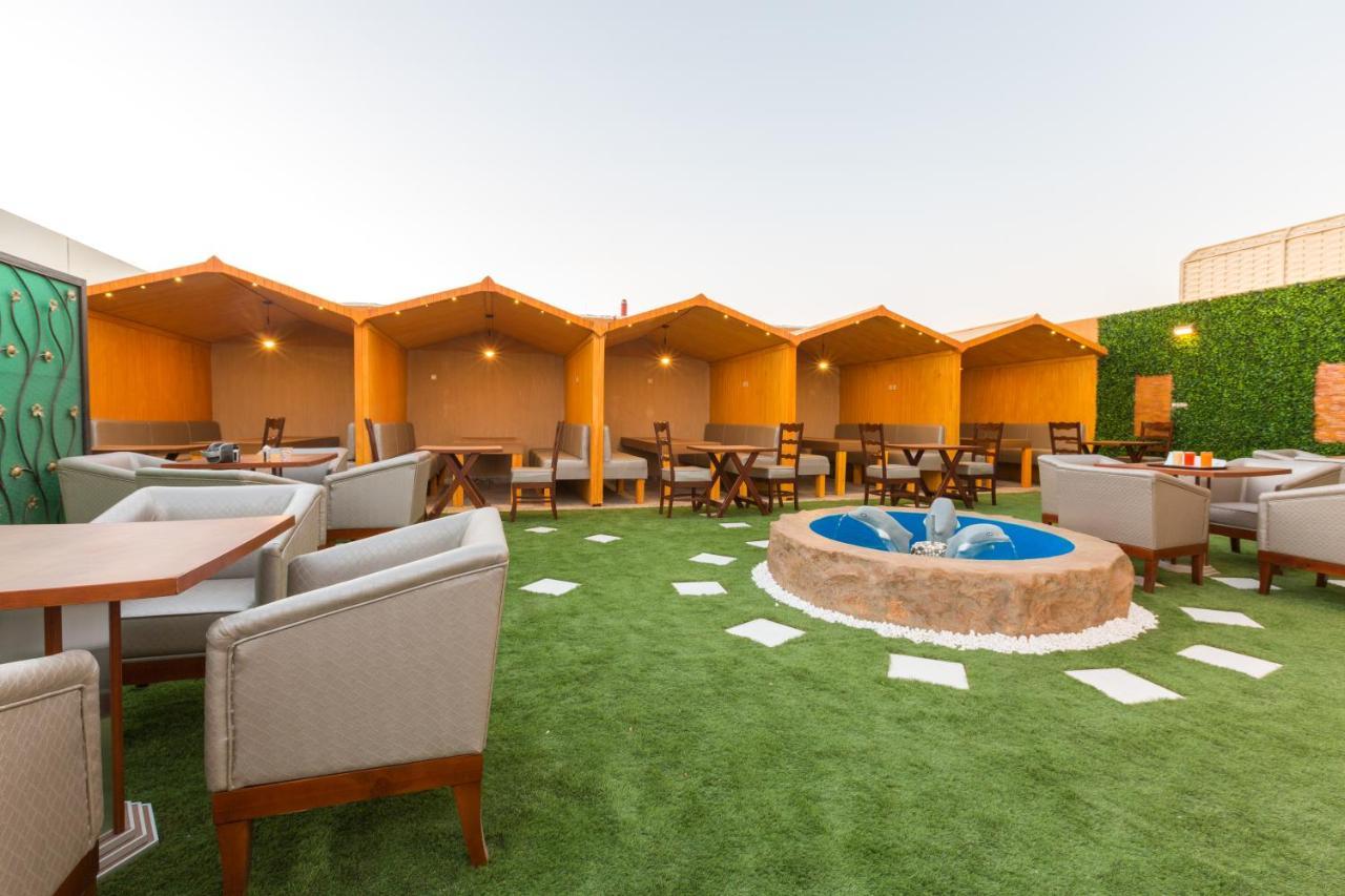 Luxury Hotel Apartments Tabuk Esterno foto
