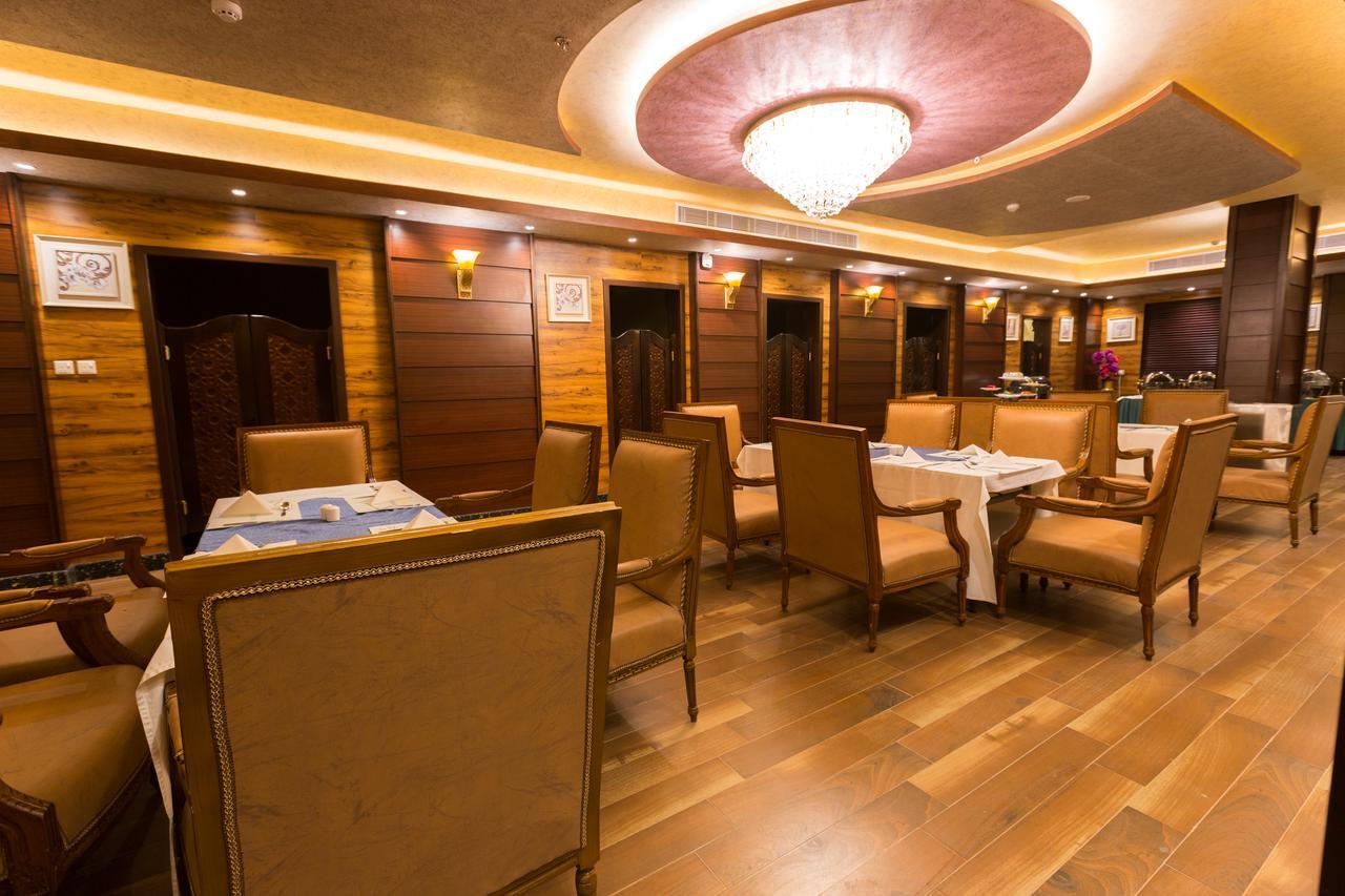 Luxury Hotel Apartments Tabuk Esterno foto