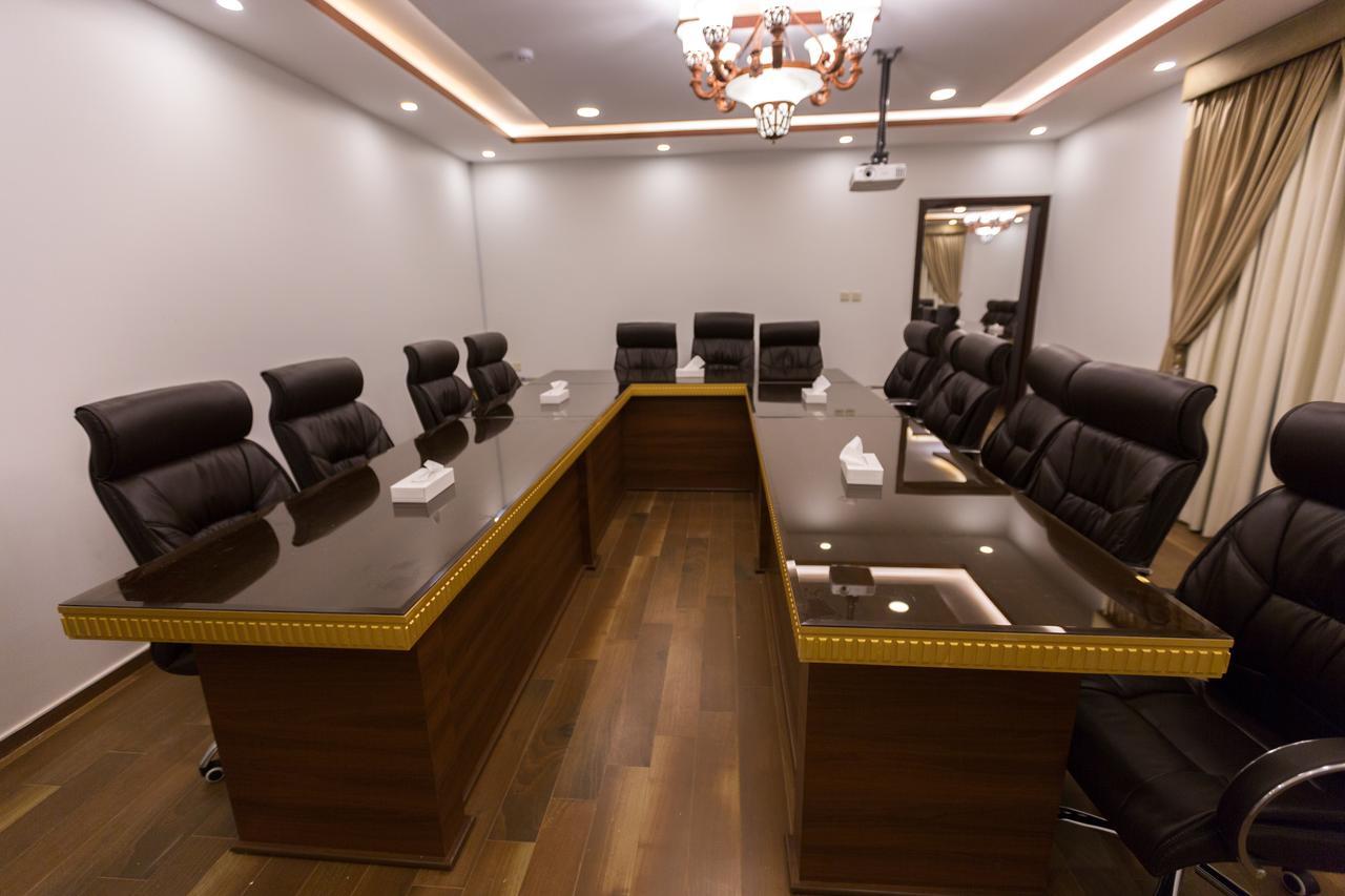 Luxury Hotel Apartments Tabuk Esterno foto