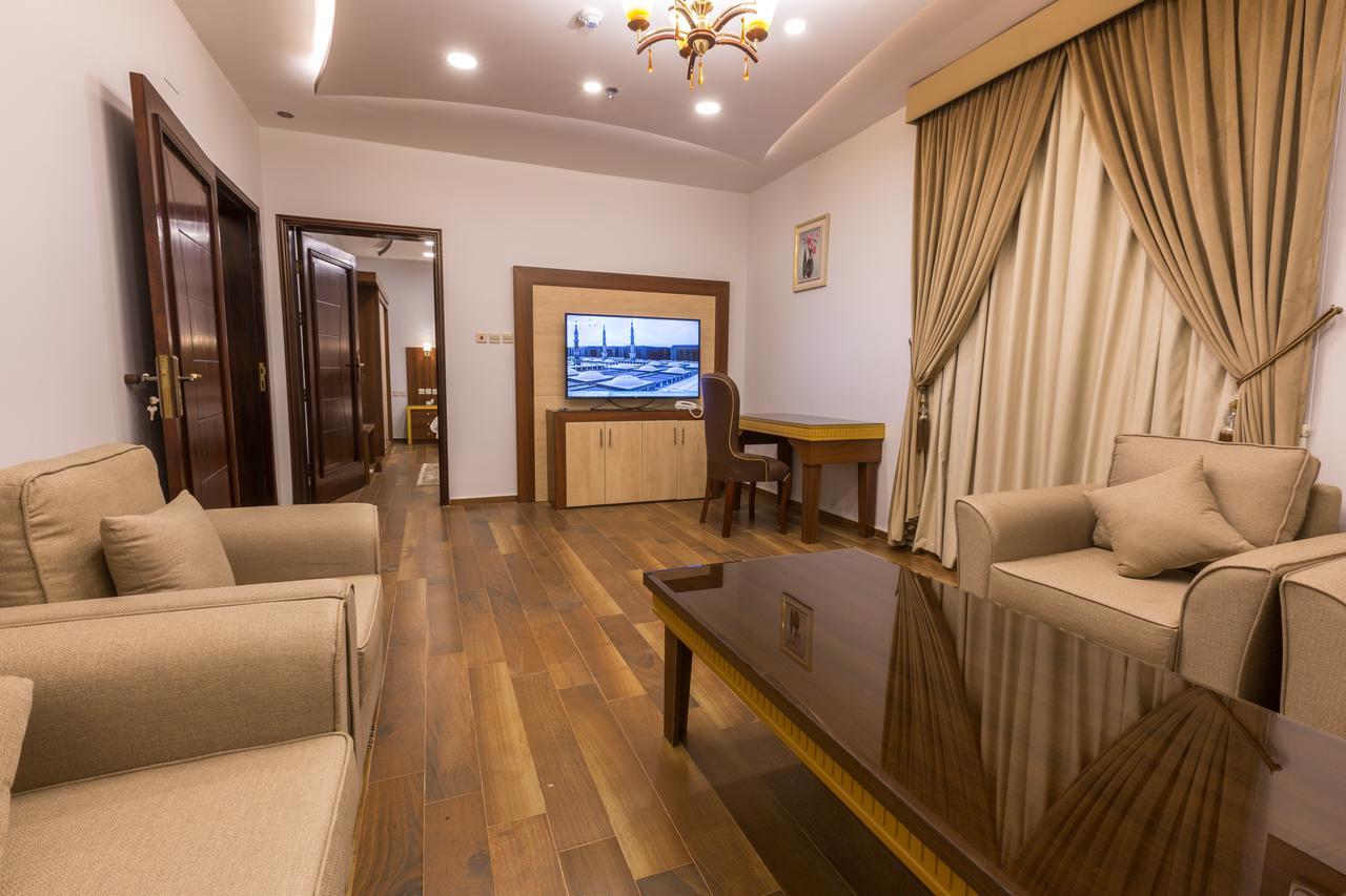 Luxury Hotel Apartments Tabuk Esterno foto