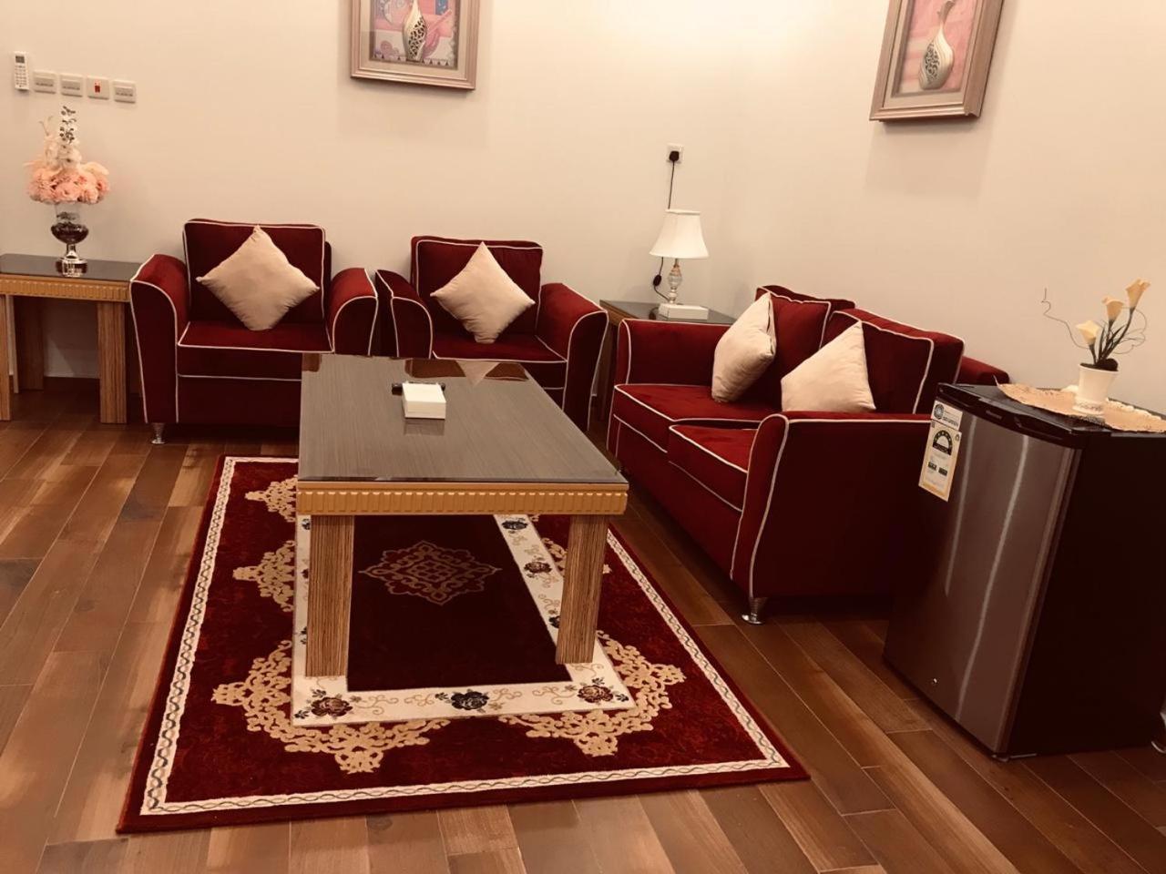 Luxury Hotel Apartments Tabuk Esterno foto