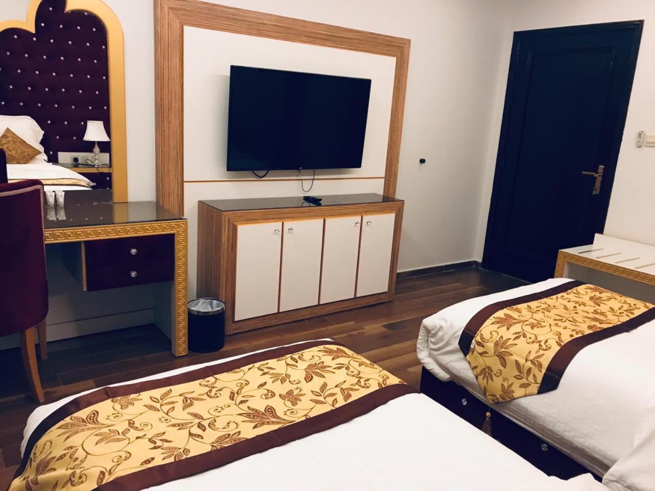 Luxury Hotel Apartments Tabuk Esterno foto