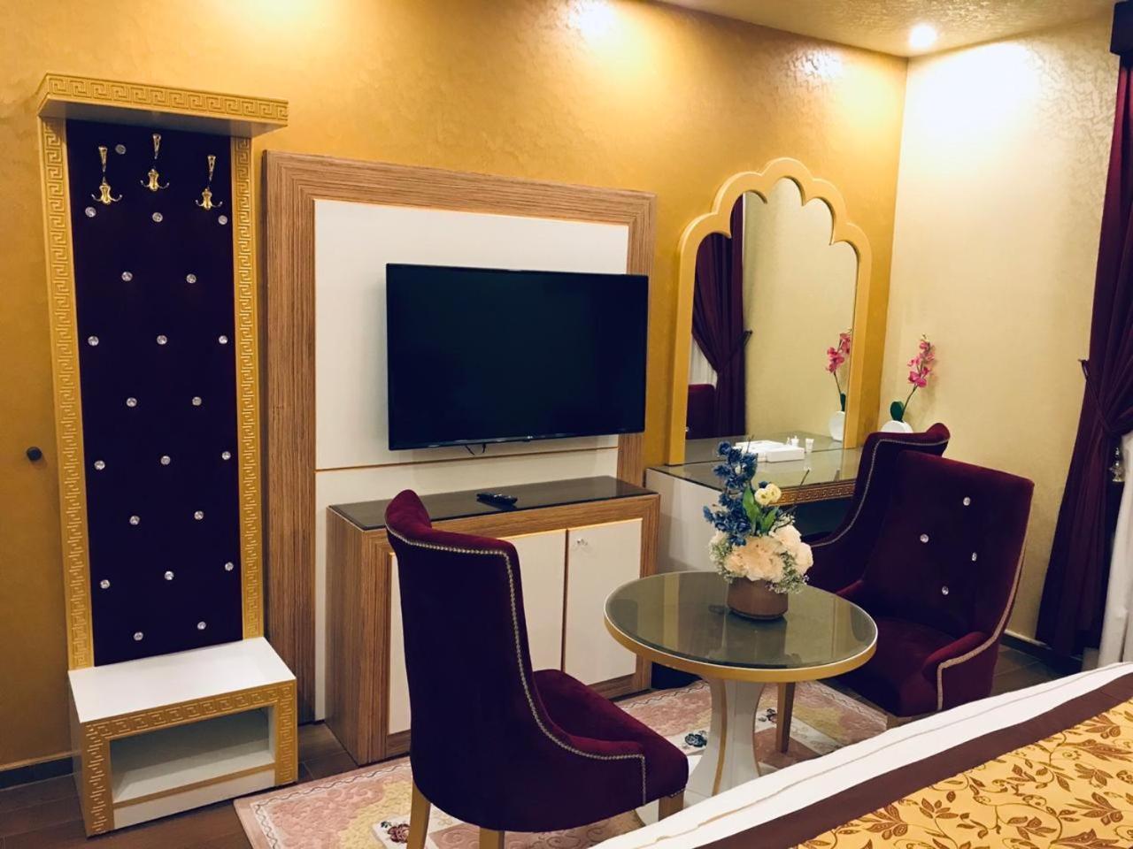 Luxury Hotel Apartments Tabuk Esterno foto