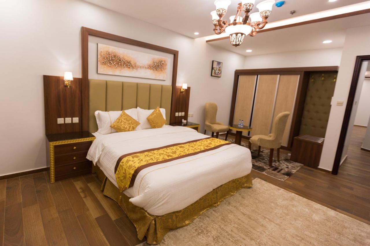 Luxury Hotel Apartments Tabuk Esterno foto