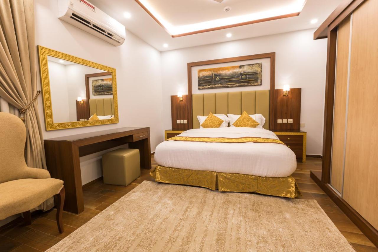 Luxury Hotel Apartments Tabuk Esterno foto