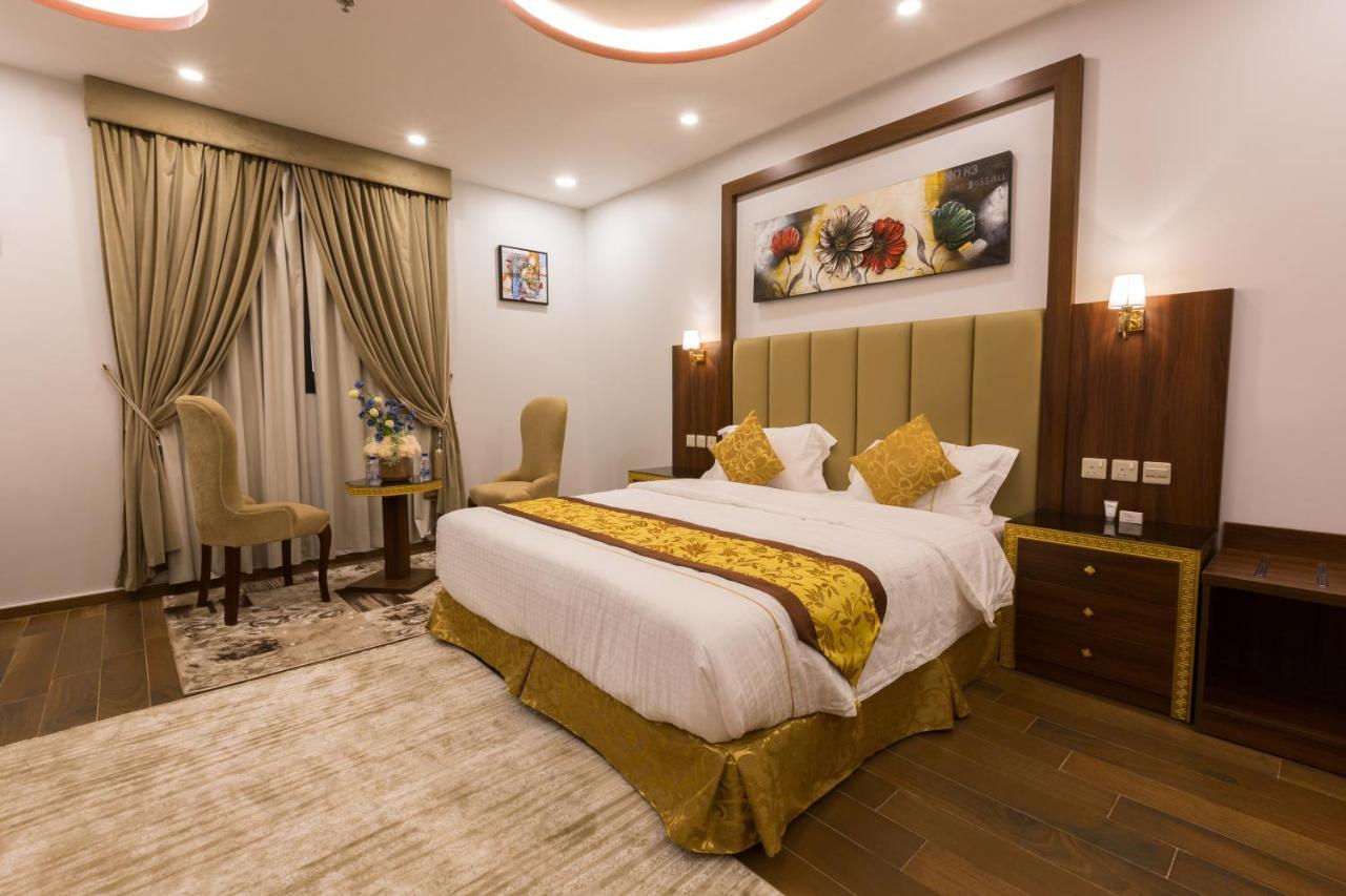 Luxury Hotel Apartments Tabuk Esterno foto